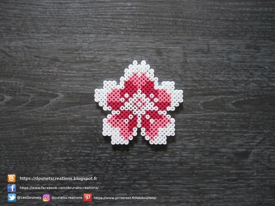 Kwiaty z koralików do prasowania – inspiracja 3