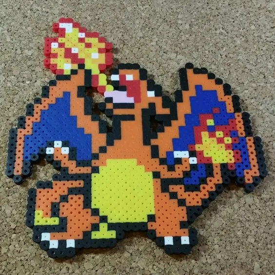 Charizard z koralików do prasowania – inspiracja 7