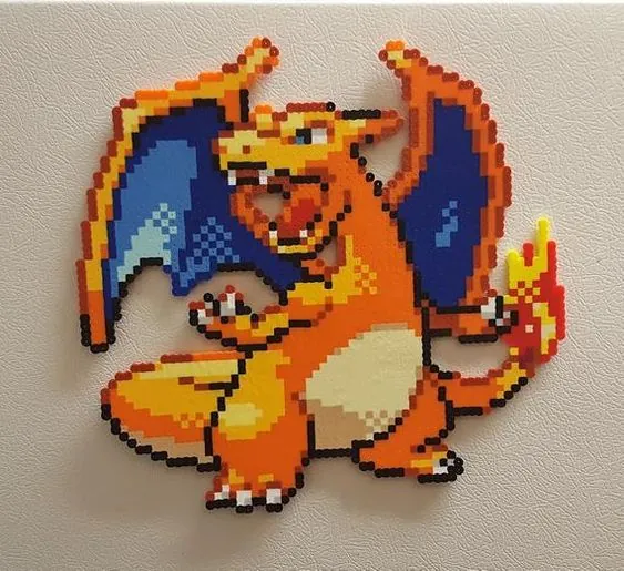Charizard z koralików do prasowania – inspiracja 12