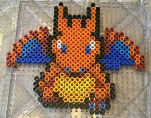 Charizard z koralików do prasowania – Uroczy Charizard