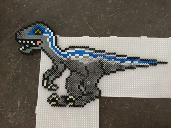 Dinozaury z koralików do prasowania – inspiracja 1