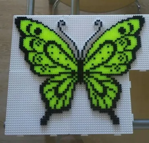 Motyl z koralików do prasowania – inspiracja 5