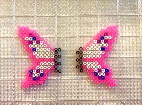 Motyl z koralików do prasowania – inspiracja 7