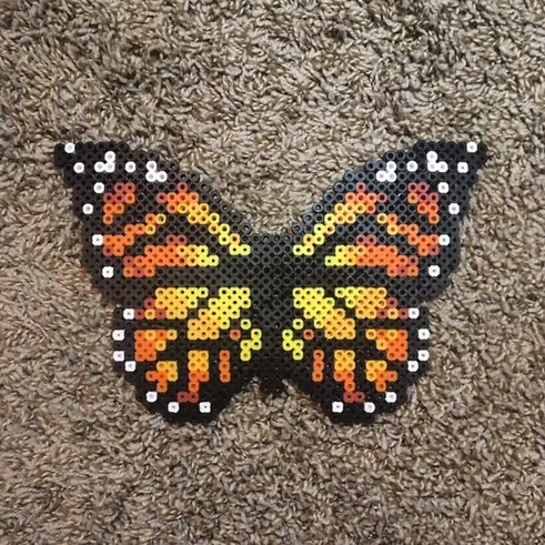 Motyl z koralików do prasowania – inspiracja 14