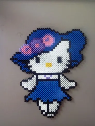 Hello Kitty z koralików do prasowania – inspiracja 12
