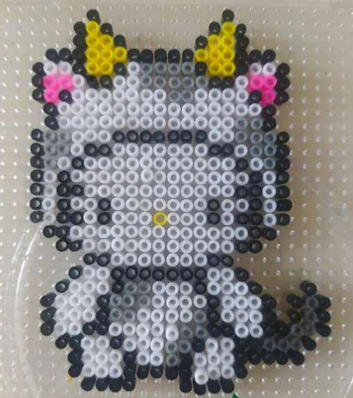 Hello Kitty z koralików do prasowania – Hello Kitty – krówka