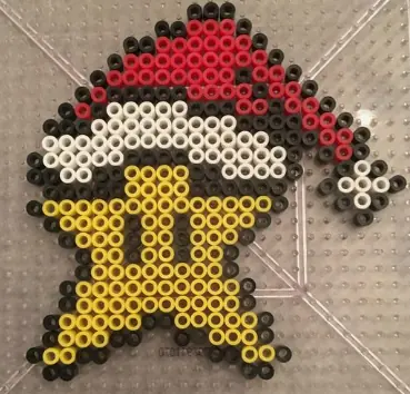 Boże Narodzenie z koralików do prasowania – Gwiazdka w czapce Mikołaja – Mario Bros