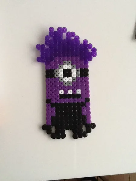 Minionki z koralików do prasowania – inspiracja 4