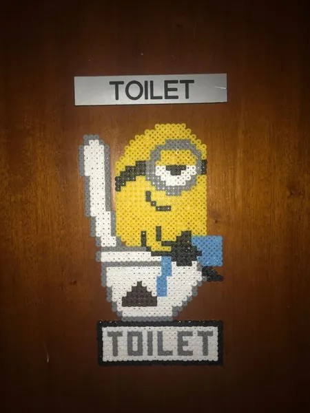 Minionki z koralików do prasowania – inspiracja 9