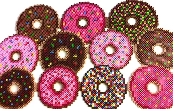 Donuty z koralików do prasowania – inspiracja 3