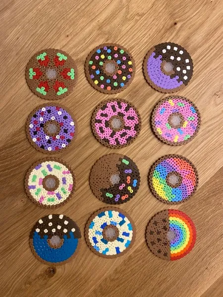 Donuty z koralików do prasowania – inspiracja 11