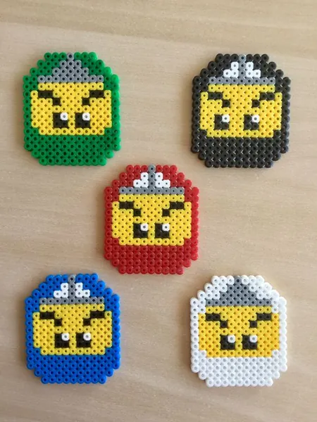 Ninjago z koralików do prasowania – inspiracja 4