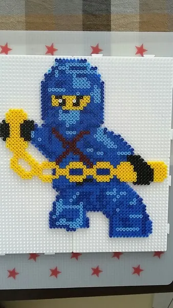 Ninjago z koralików do prasowania – inspiracja 5