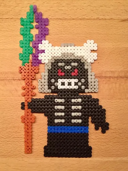 Ninjago z koralików do prasowania – inspiracja 8