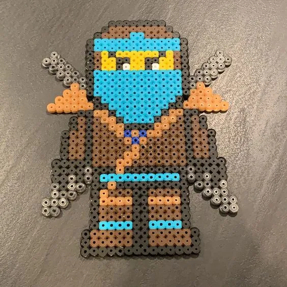 Ninjago z koralików do prasowania – inspiracja 11