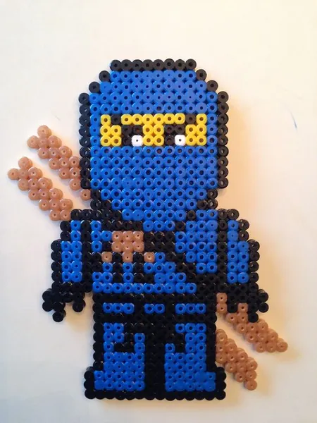 Ninjago z koralików do prasowania – inspiracja 12