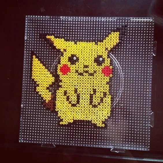Pikachu z koralików do prasowania – inspiracja 8