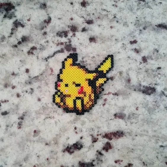 Pikachu z koralików do prasowania – inspiracja 9