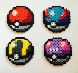 Pokémon z koralików do prasowania – Pokéball
