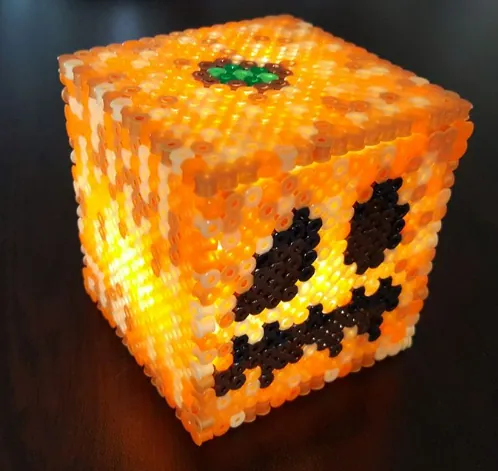 Dynia z koralików do prasowania – Świecąca dynia z Minecrafta