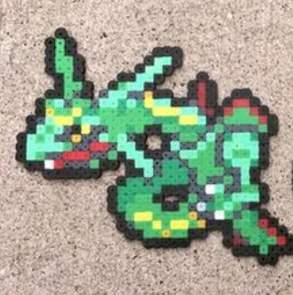 Rayquaza z koralików do prasowania – Rayquaza