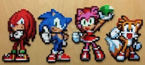 Sonic z koralików do prasowania – inspiracja 2