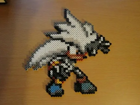 Sonic z koralików do prasowania – inspiracja 3