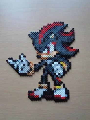 Sonic z koralików do prasowania – inspiracja 5