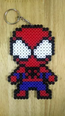 Spider-Man z koralików do prasowania – inspiracja 3