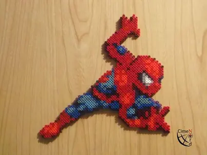 Spider-Man z koralików do prasowania – inspiracja 6