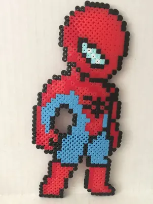 Spider-Man z koralików do prasowania – inspiracja 11