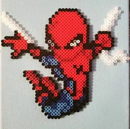 Spider-Man z koralików do prasowania – Spider-Man w locie na pajęczynie