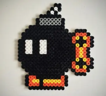 Super Mario z koralików do prasowania – Mario Bros – Bob-omb