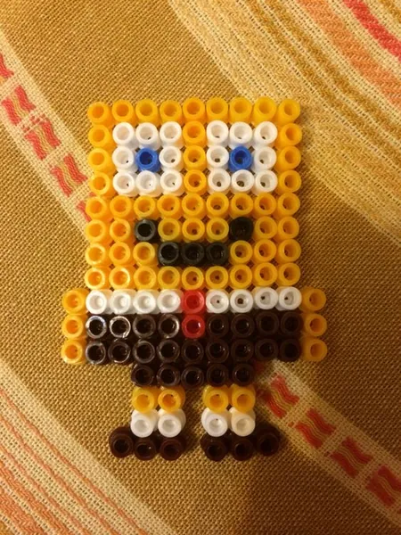 SpongeBob z koralików do prasowania – inspiracja 2