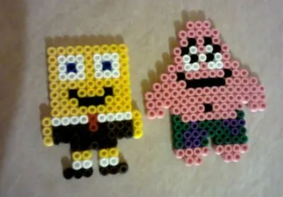 SpongeBob z koralików do prasowania – SpongeBob Kanciastoporty i Patryk Rozgwiazda